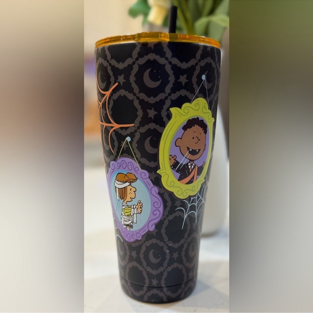 🎃 Peanuts Halloween Tumbler Cup with Straw – Zrike Brands 🎃 - Picture 3 of 6
